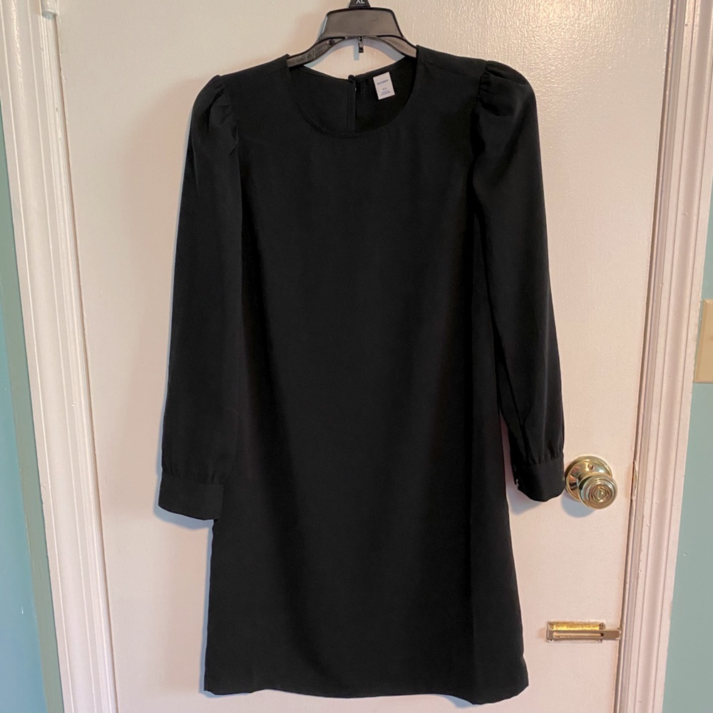 Black long sleeve dress.